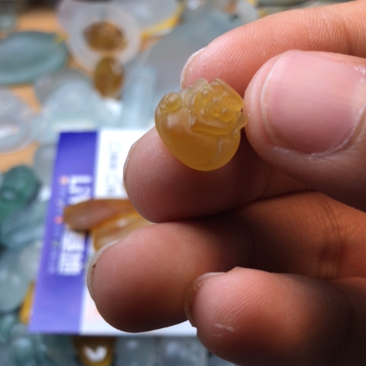 定制翡翠未镶嵌挂件