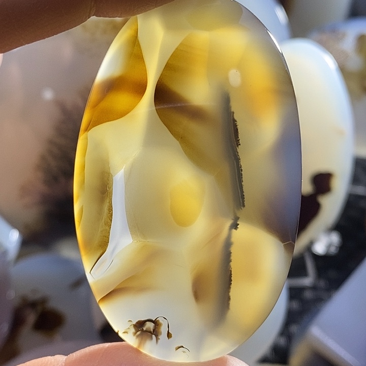 未镶嵌颈饰玛瑙/玉髓E****g