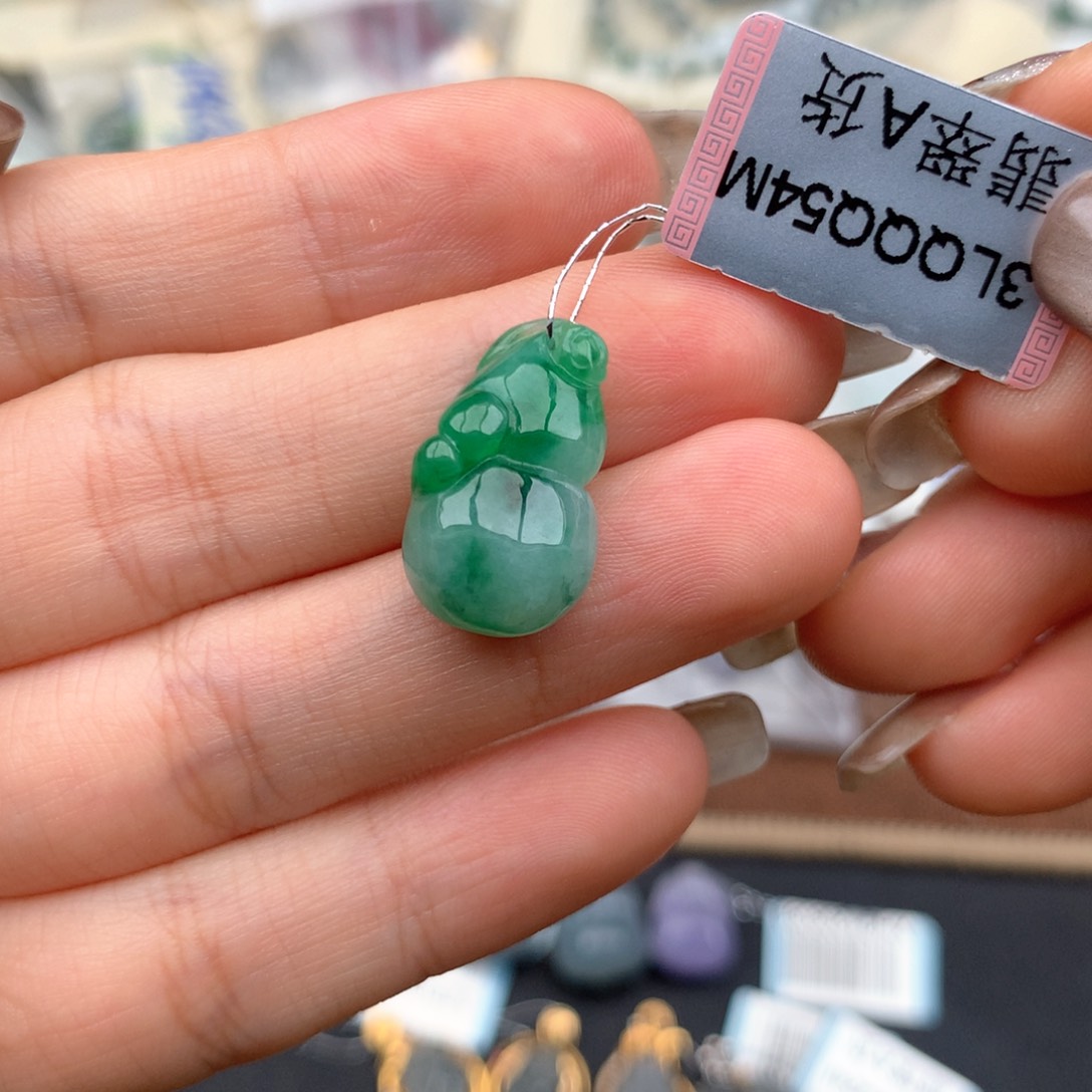 未镶嵌挂件翡翠….