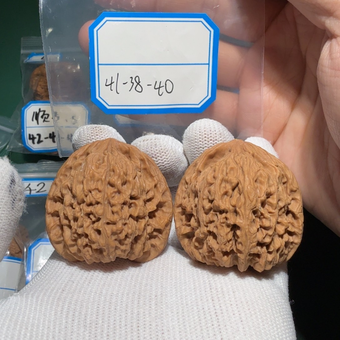 文玩核桃吊坠南疆团子50