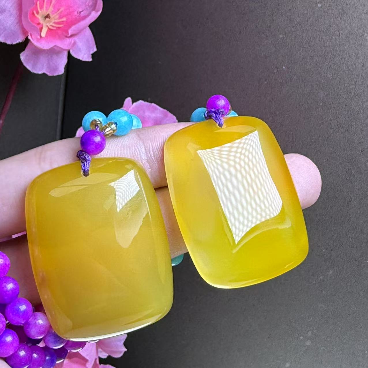 Q6S7214【福嘟嘟】牛黄宝黄玛瑙无事牌-配珠链-多样性只发一件