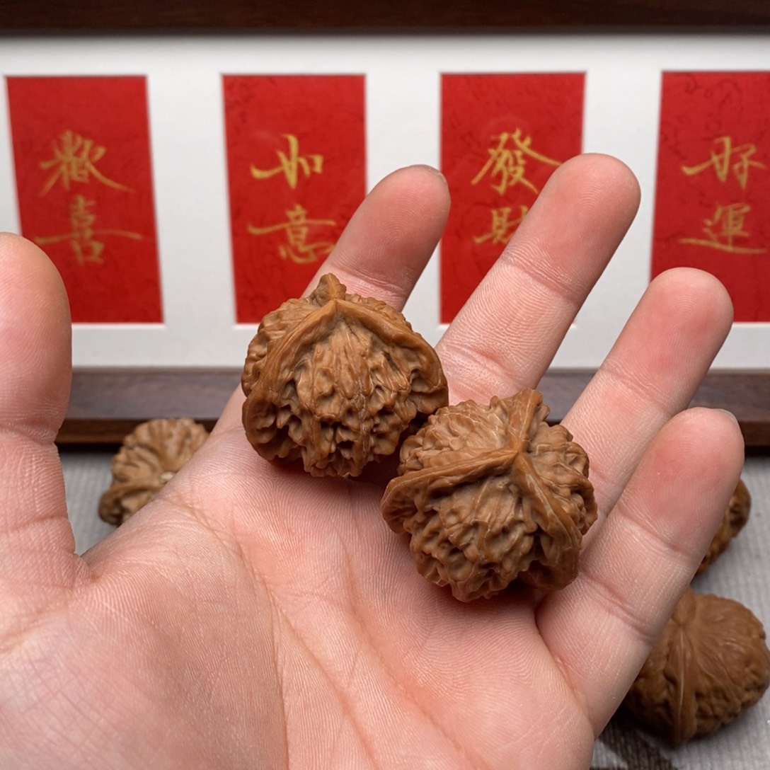 馬***克把件文玩核桃盘山奔驰