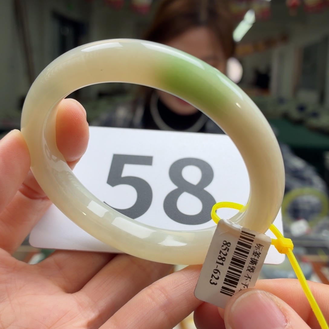 和田玉（翠青玉）手镯未镶嵌