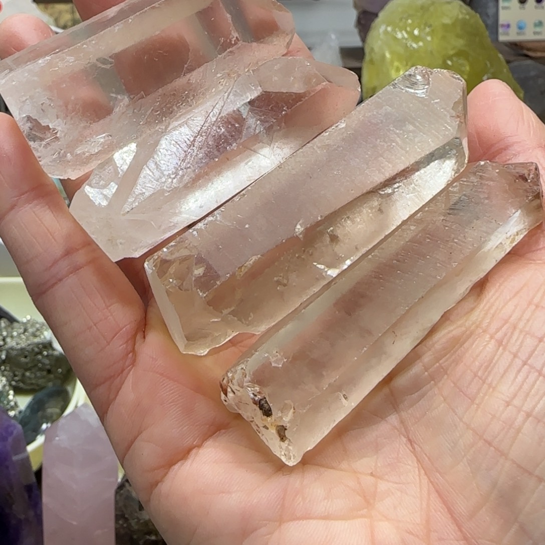 未镶嵌水晶车挂不退换马达加斯加晶柱