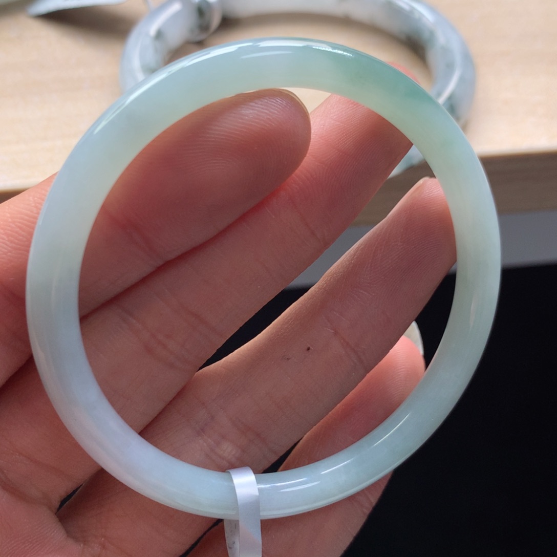 未镶嵌手镯翡翠手镯