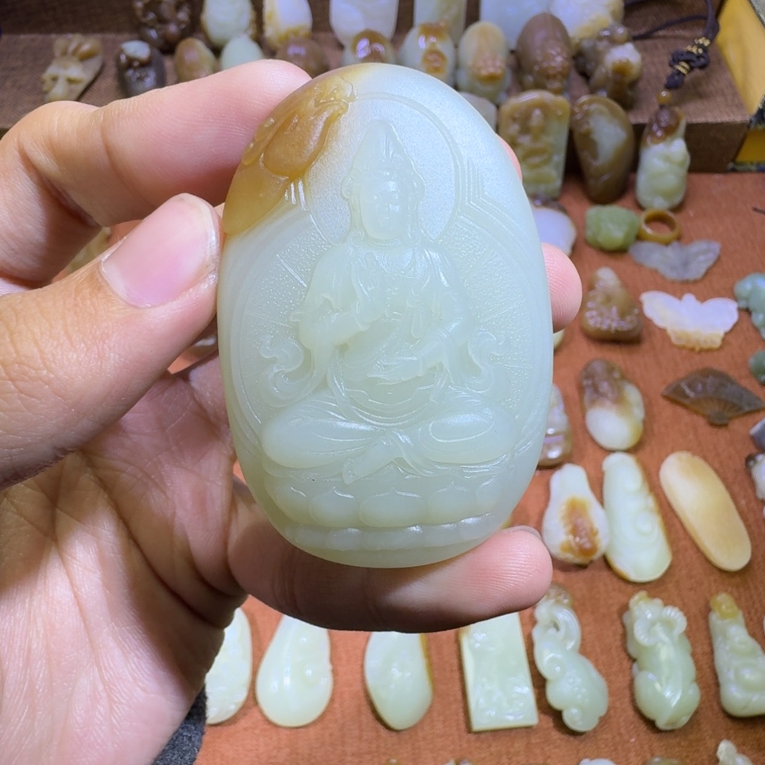 和田玉未镶嵌颈饰