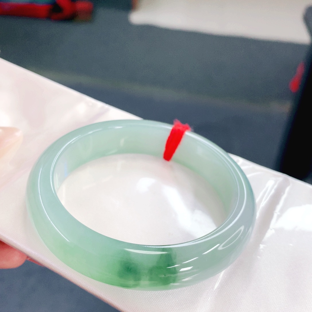 翡翠未镶嵌手镯55