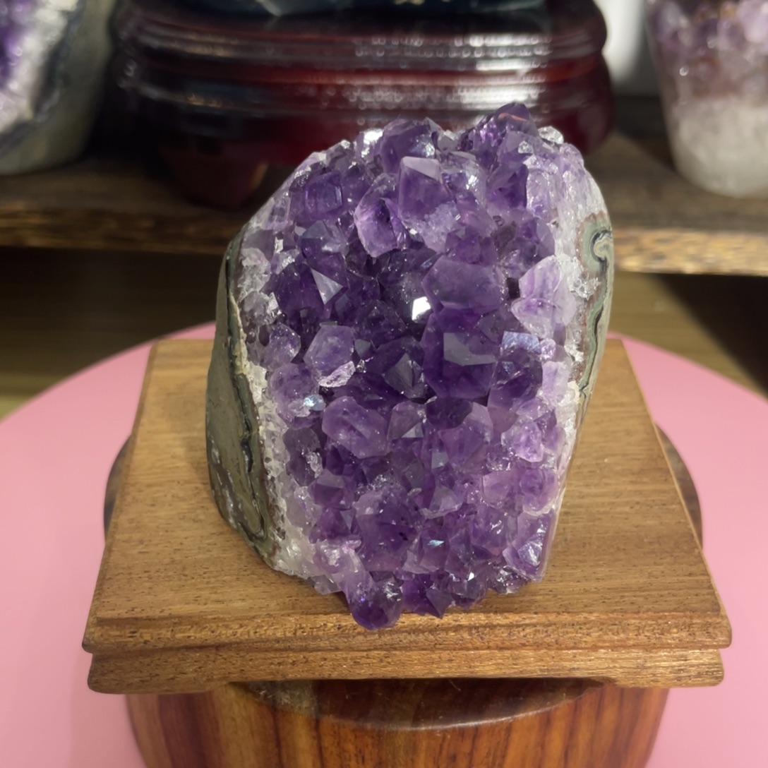 刘****紫晶大型摆件（非配饰）未镶嵌