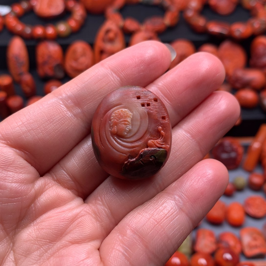 南红玛瑙吊坠未镶嵌