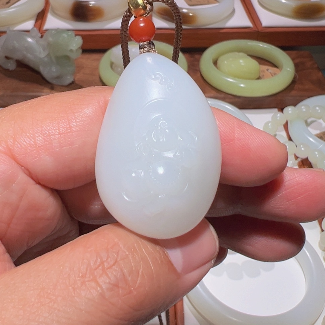 和田玉颈饰未镶嵌