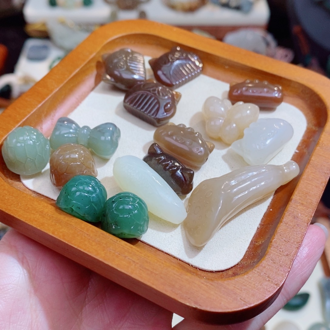 颈饰未镶嵌和田玉