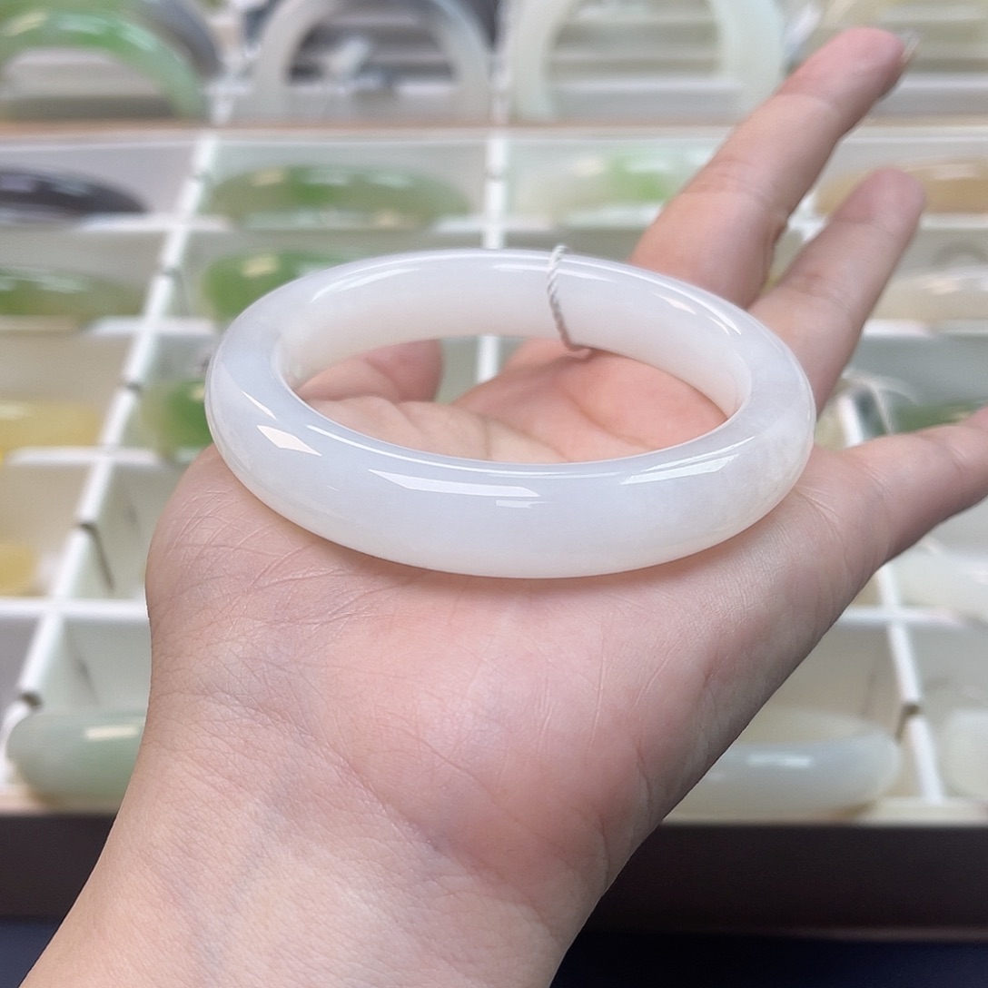 和田玉未镶嵌手镯福利一级白拼手速