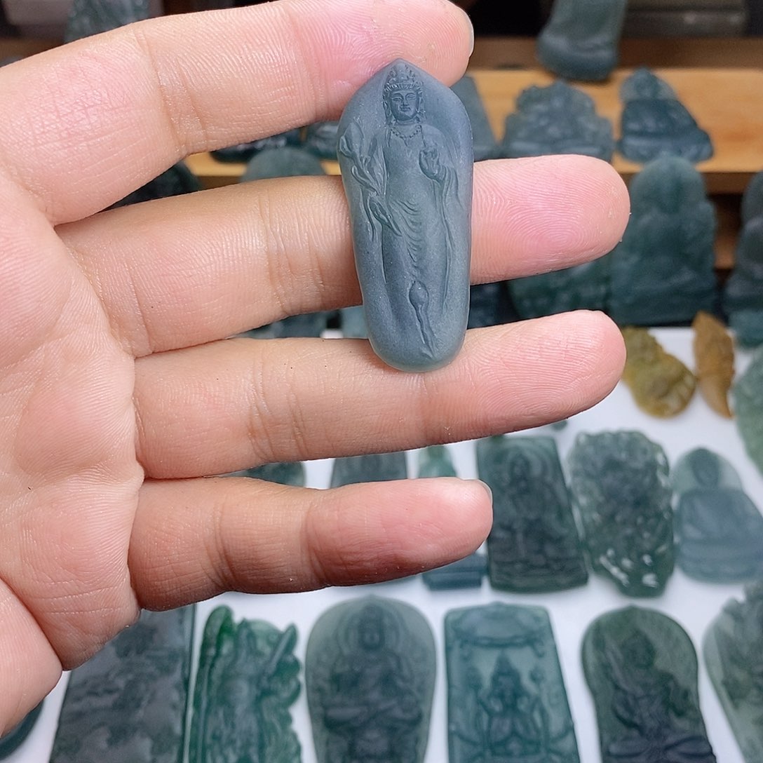 定制翡翠未镶嵌观音