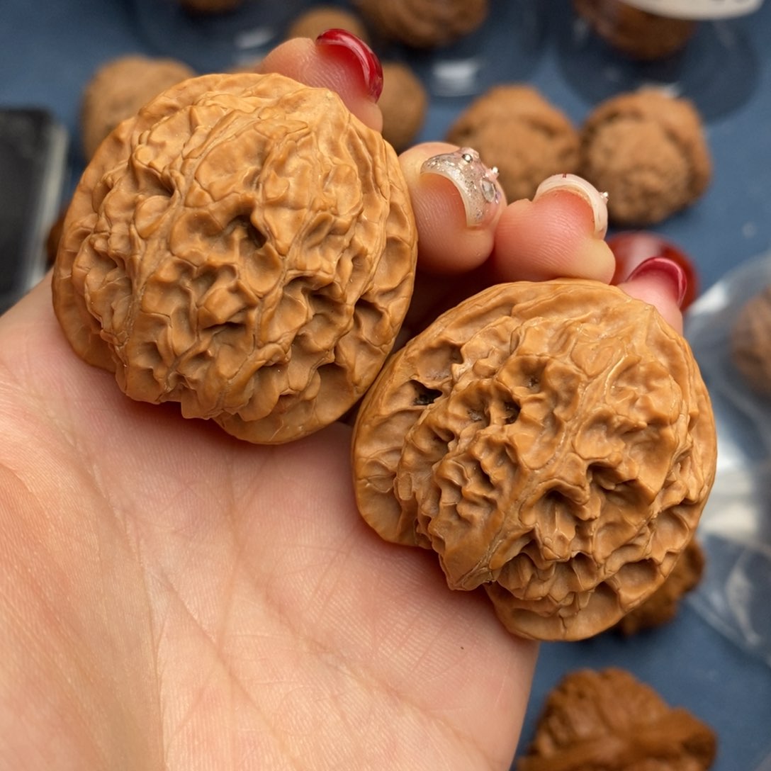 文玩核桃把件山地苹果园