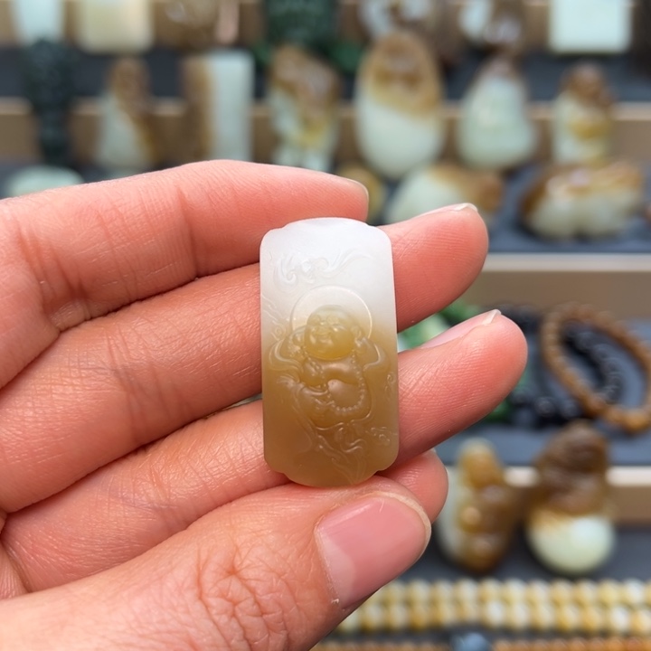 和田玉颈饰未镶嵌定制