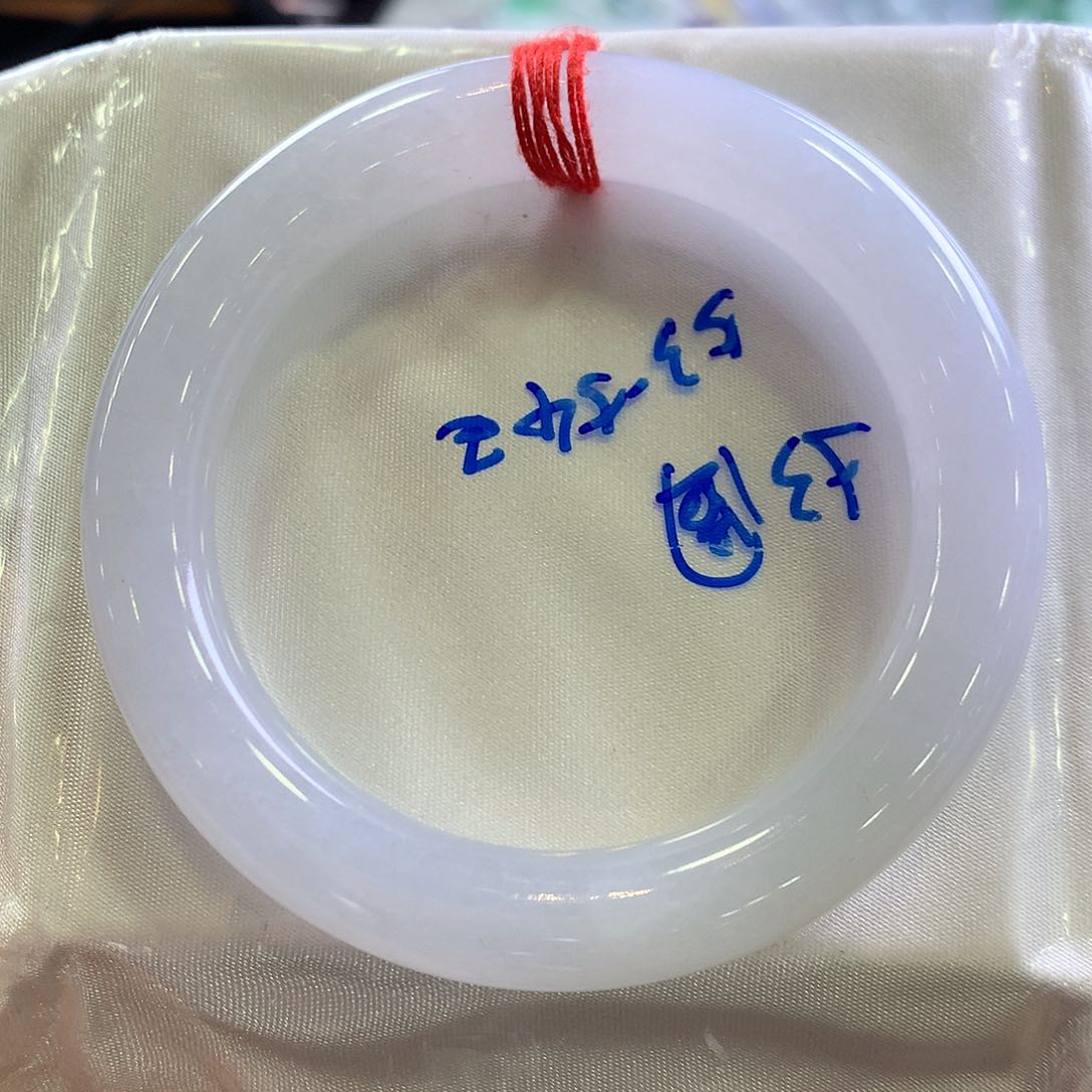 翡翠手镯未镶嵌53圆条