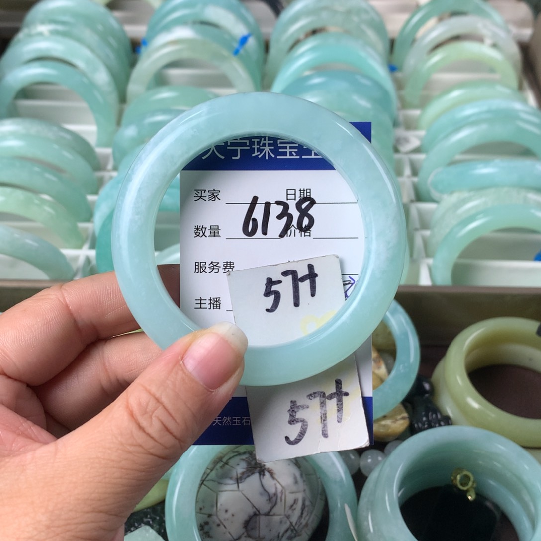 蛇纹石玉手镯未镶嵌6138