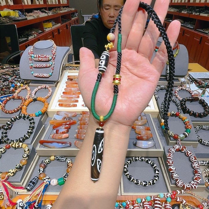 未镶嵌玛瑙/玉髓珠宝奇石