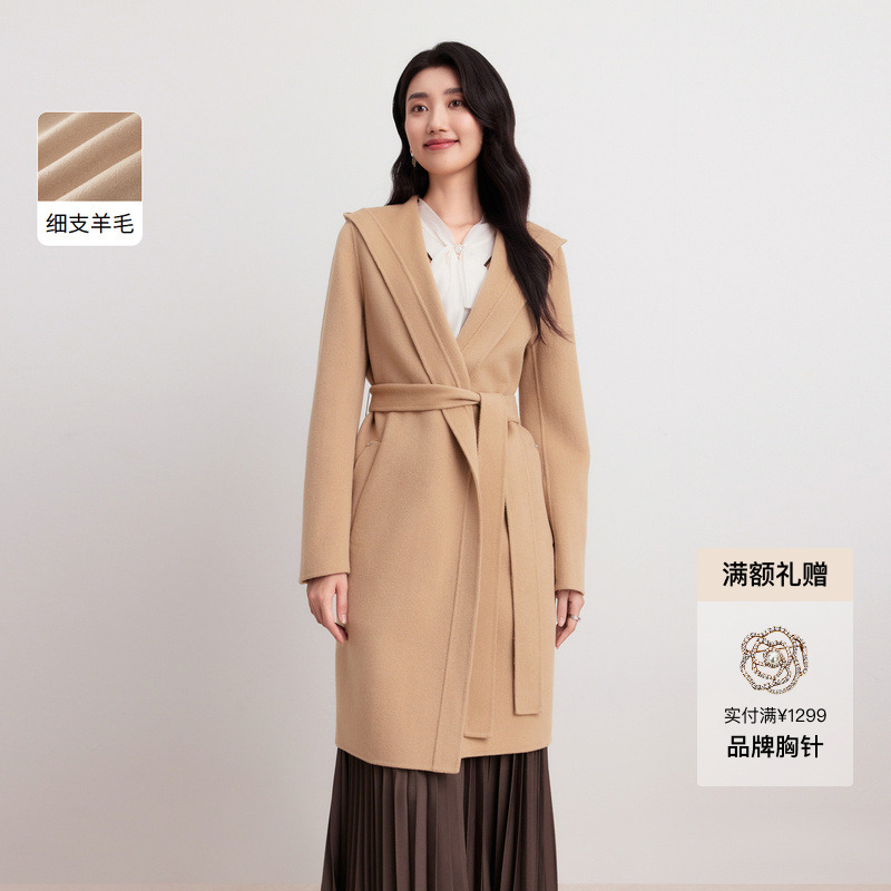 【珂莱蒂尔】时尚气质翻领驼色毛呢大衣中长款设计师双排扣