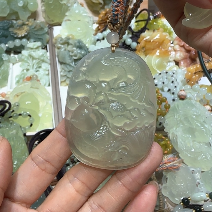 蛇纹石玉吊坠未镶嵌