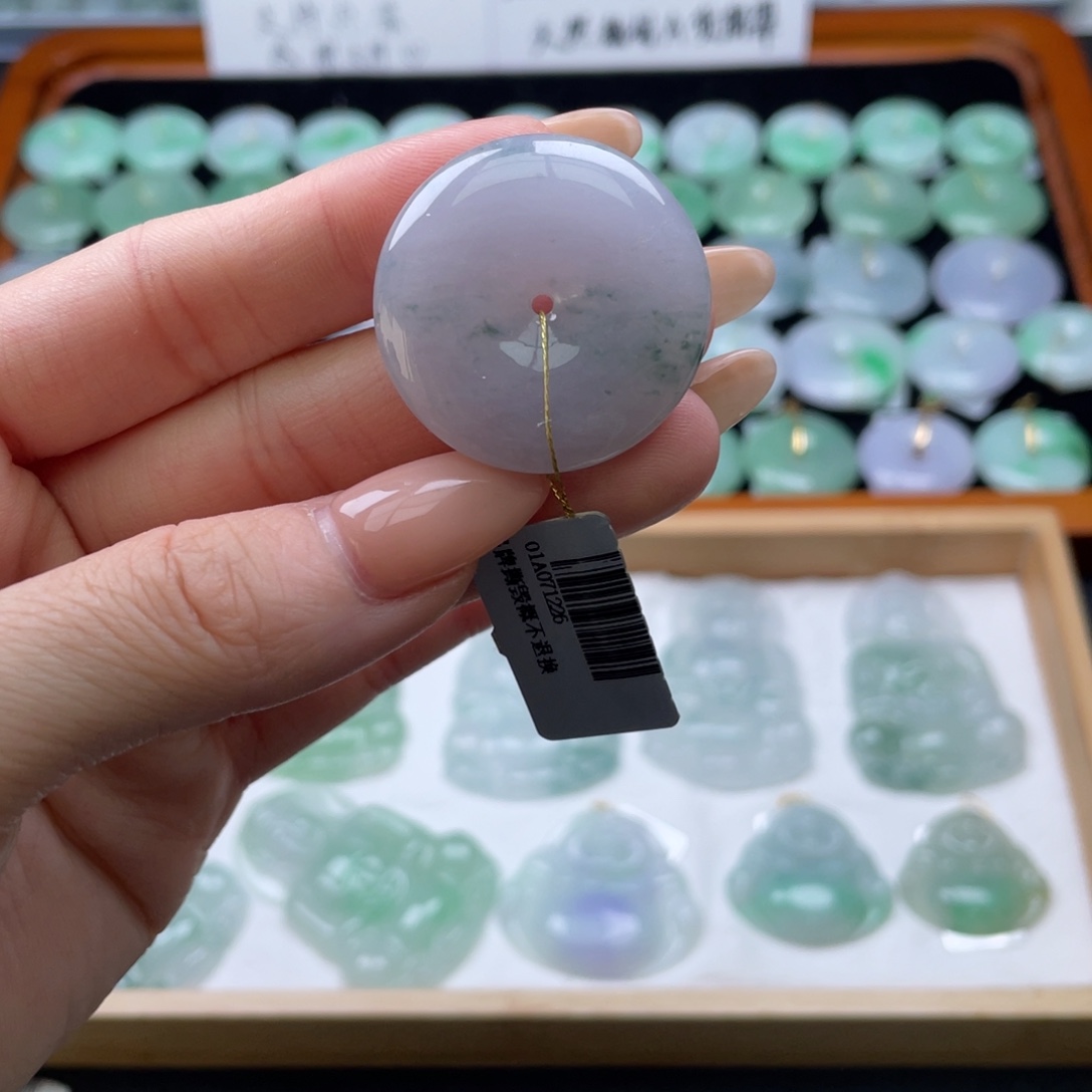 翡翠未镶嵌颈饰平安扣