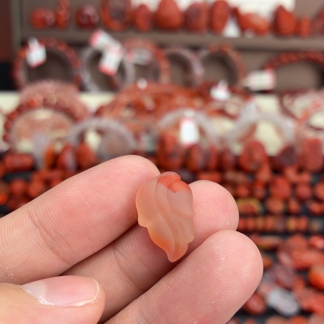 南红玛瑙未镶嵌颈饰金枝玉叶