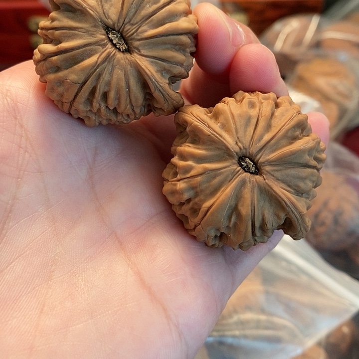 【闪购商品】文玩核桃吊坠磨盘