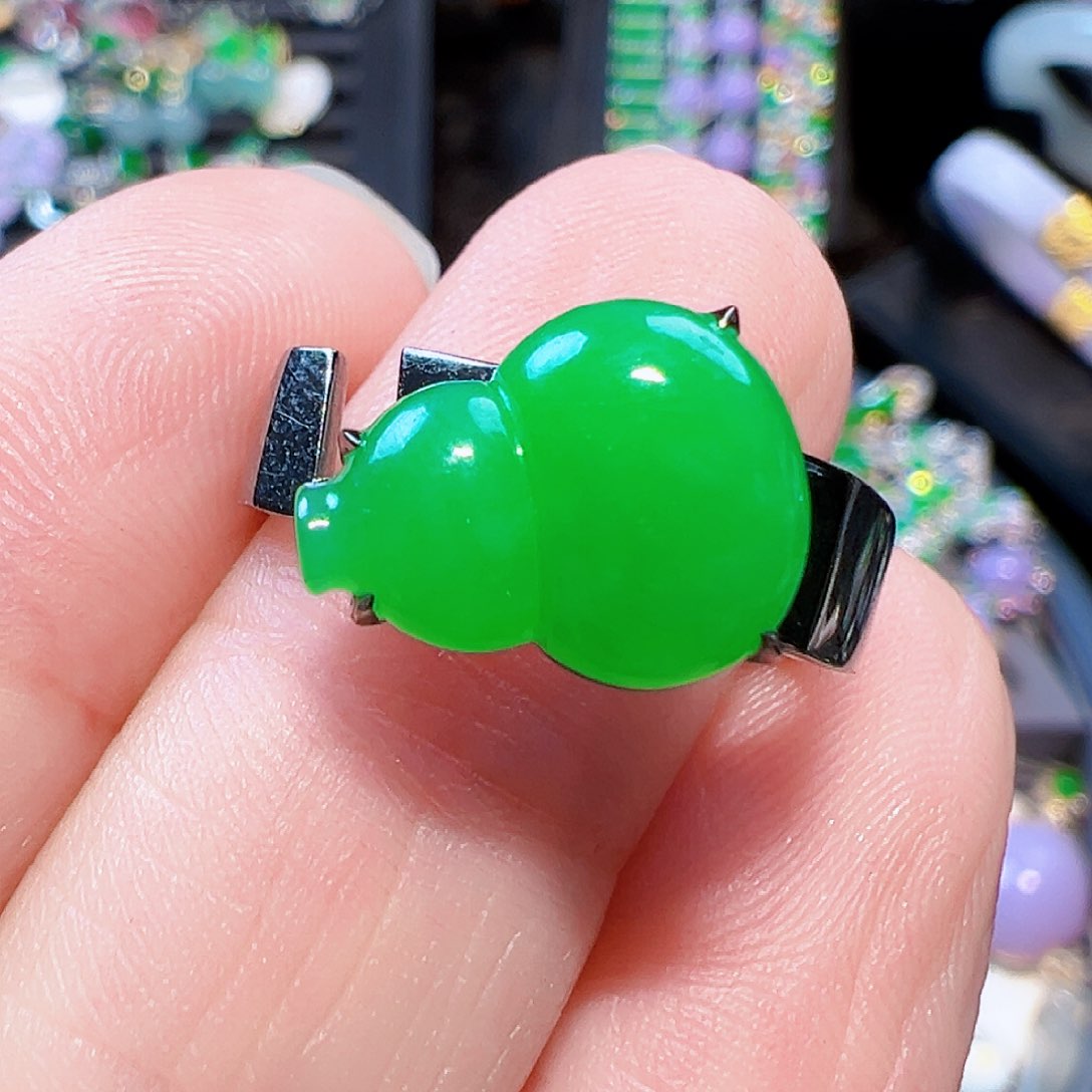 翡翠戒指18K金镶嵌签收后24小时鉴赏期