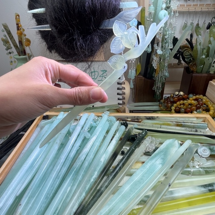 蛇纹石玉发饰未镶嵌