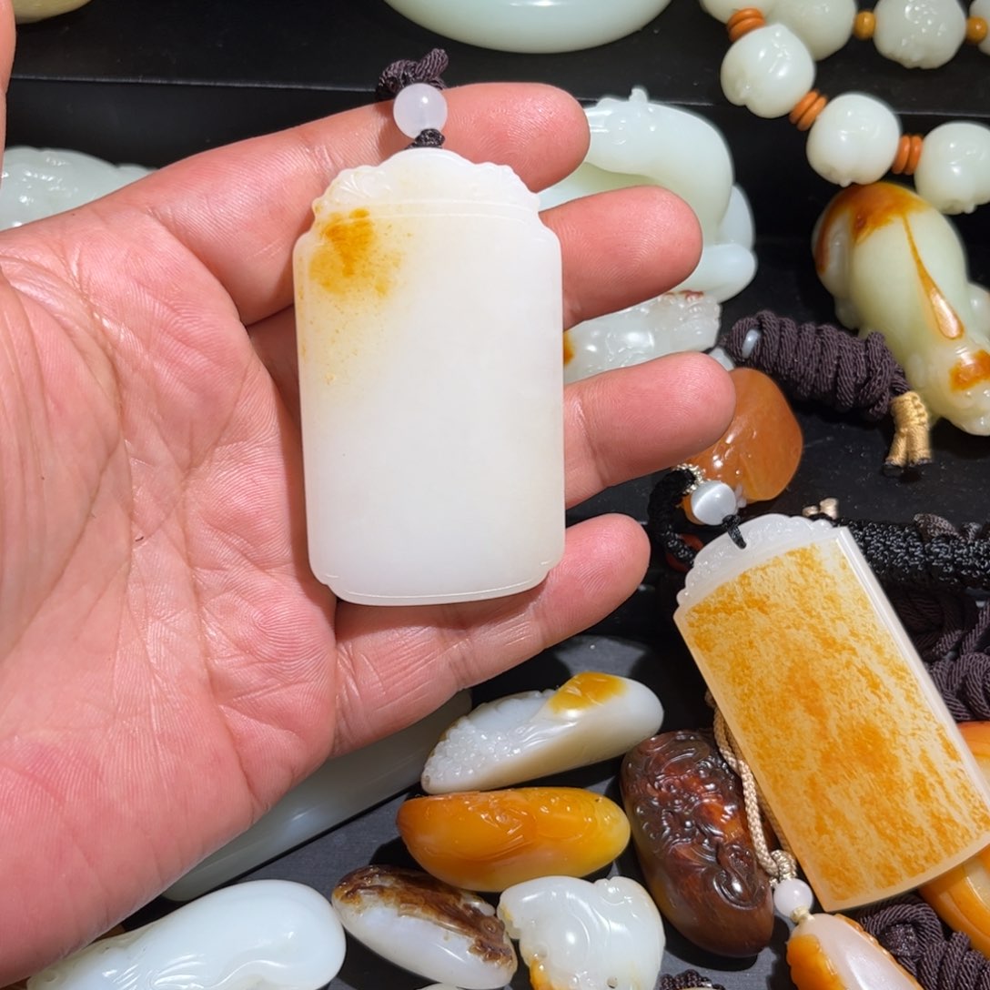 和田玉挂件未镶嵌变****林