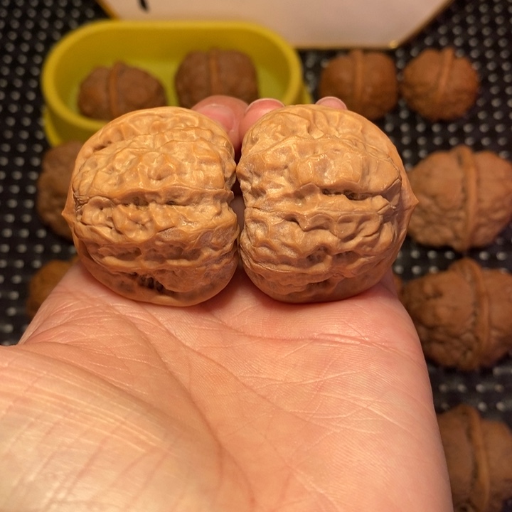 把件文玩核桃一线天开背大八腿