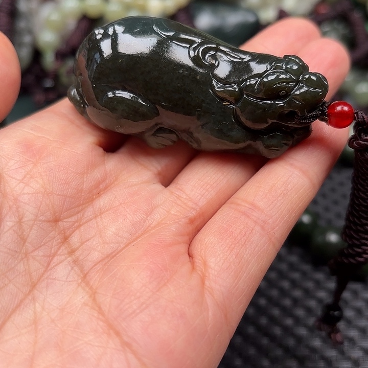 和田玉颈饰未镶嵌