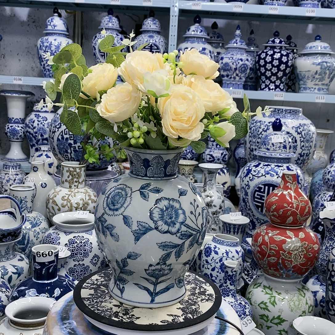 【闪购商品】摆件石榴瓶瓷器………………………………