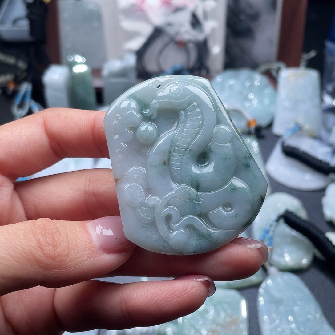 翡翠未镶嵌颈饰翡翠