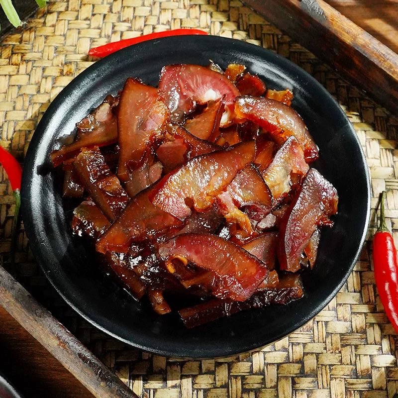 腊猪头肉无耳带黑桃肉腊猪脸