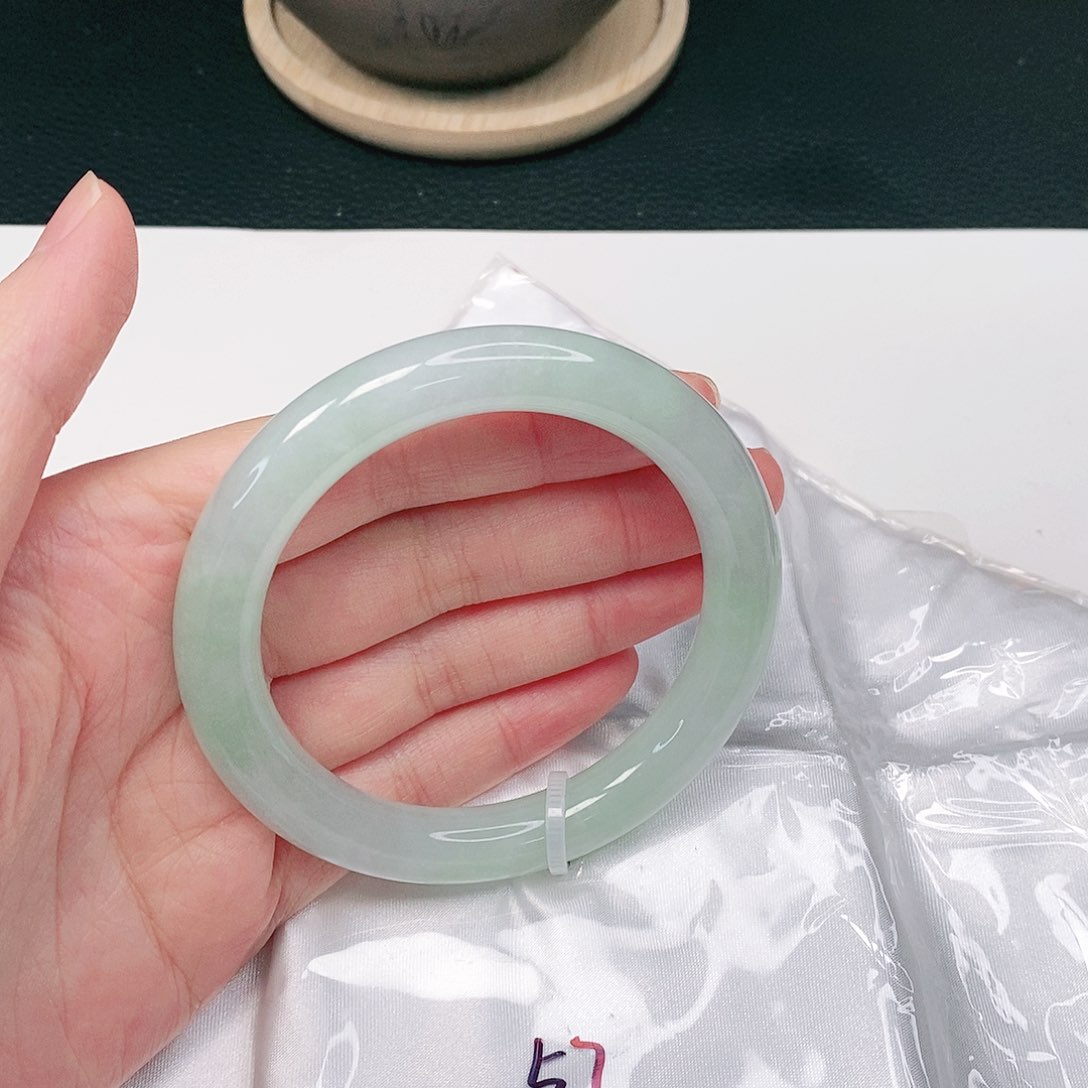 【闪购商品】翡翠手镯未镶嵌圆条