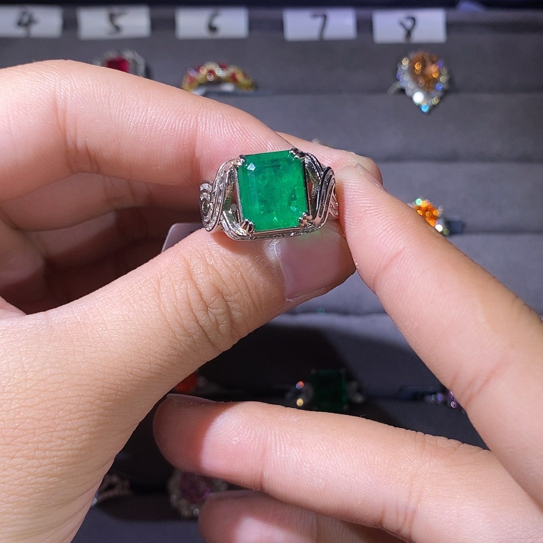 合成（培育） 祖母绿戒指/指环铂Pt950镶嵌