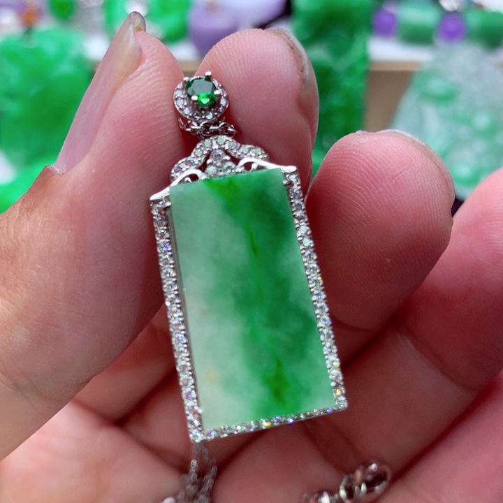 吊坠(不含链)未镶嵌翡翠