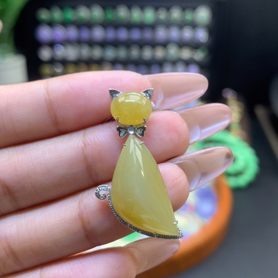 翡翠18K金镶嵌颈饰