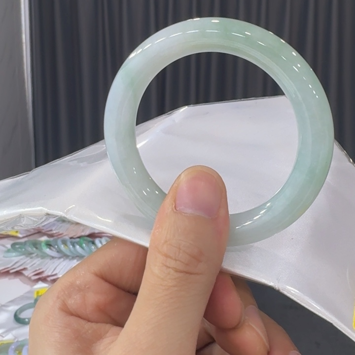 翡翠手镯未镶嵌纯天然缅甸翡翠A货买断