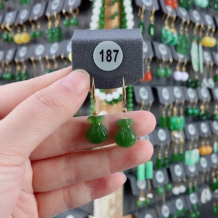 18K金镶嵌和田玉耳饰