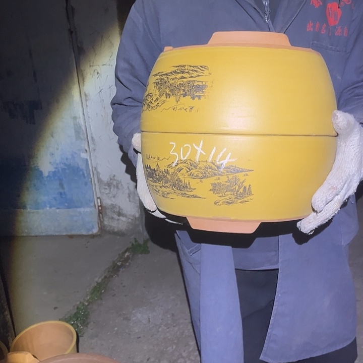 紫砂紫砂花盆和一