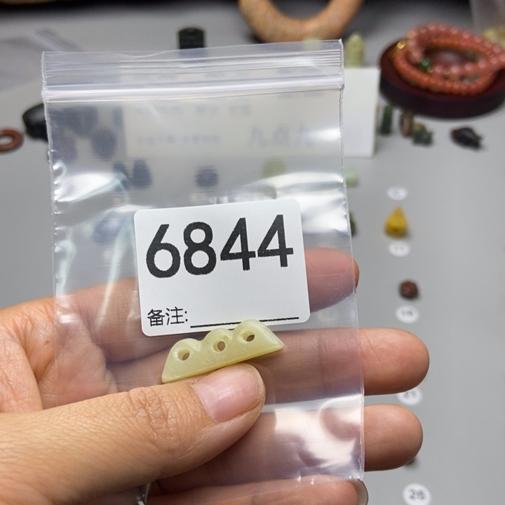 老***子蛇纹石玉未镶嵌项链