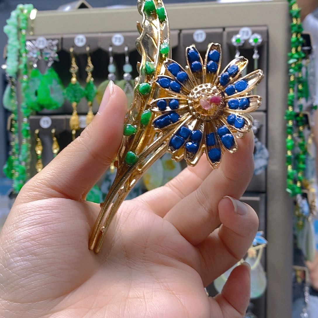 未镶嵌翡翠耳饰翡翠