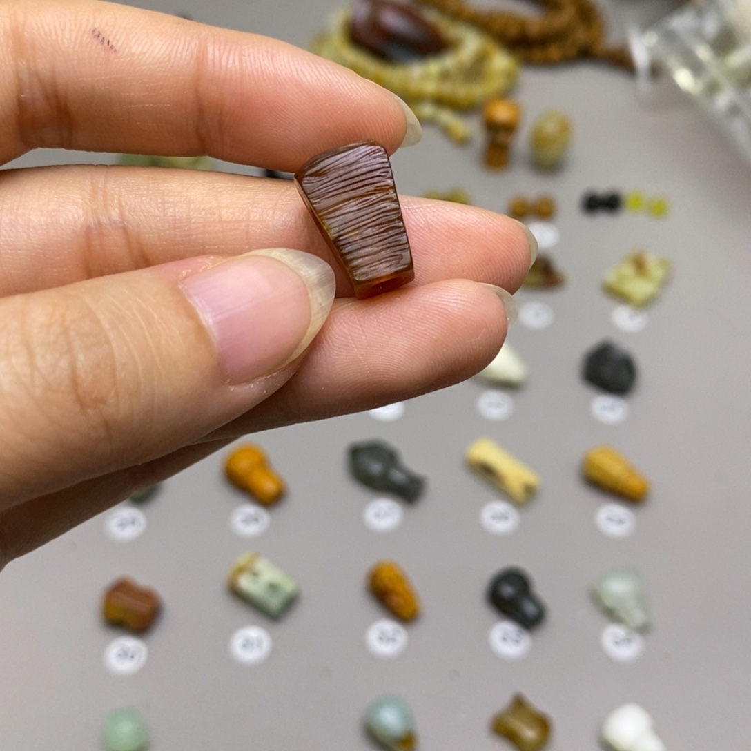 ****棠蛇纹石玉未镶嵌配饰