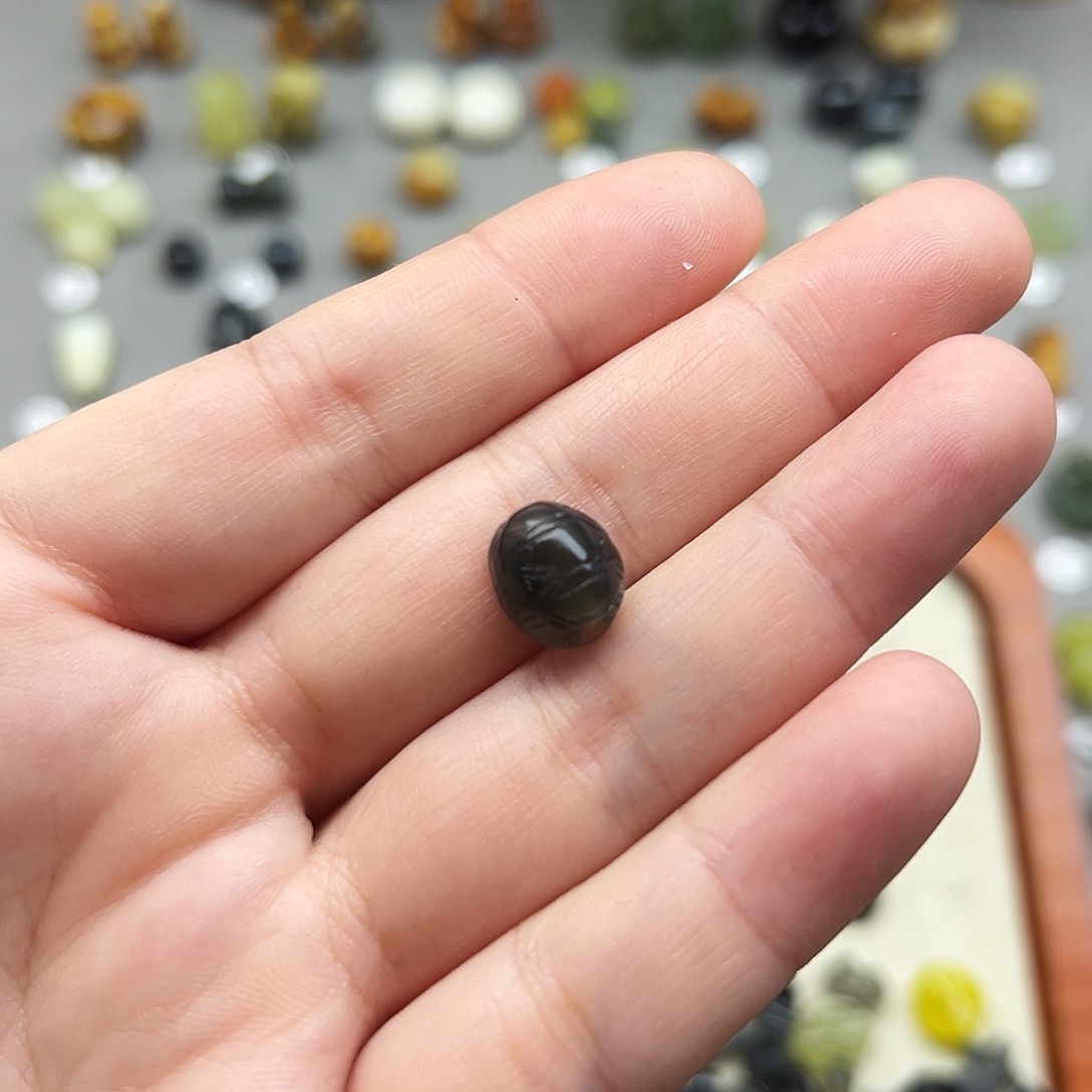 无***9蛇纹石玉未镶嵌配珠