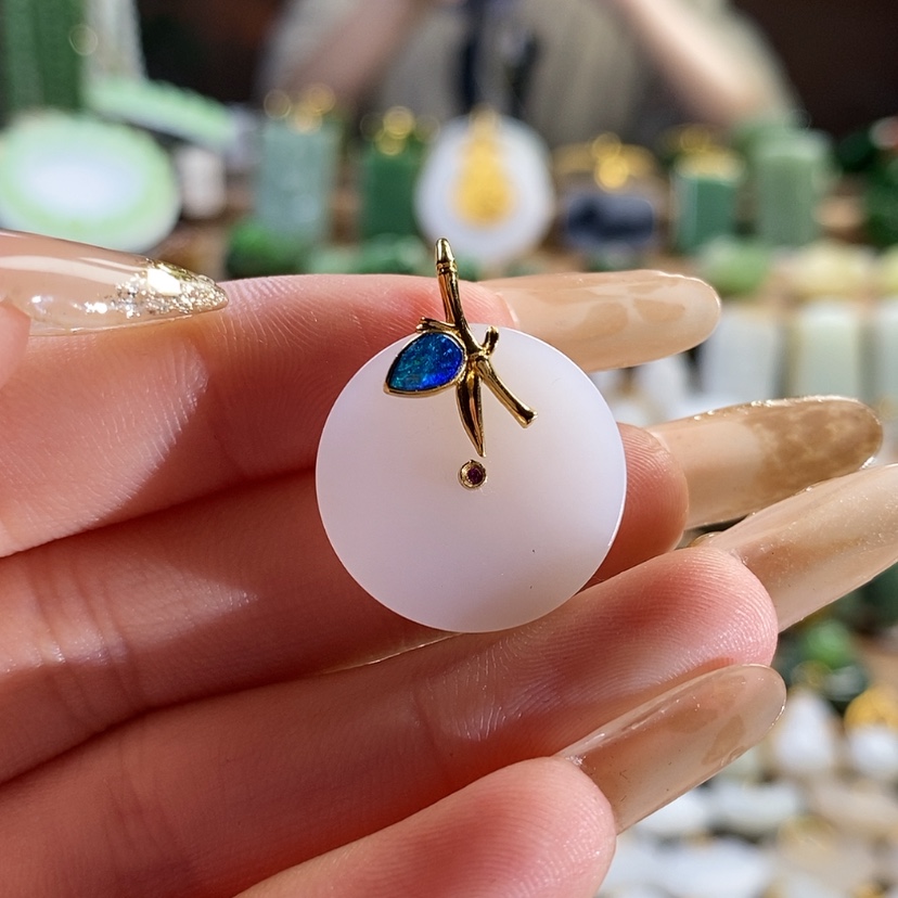 【闪购商品】和田玉吊坠18K金镶嵌