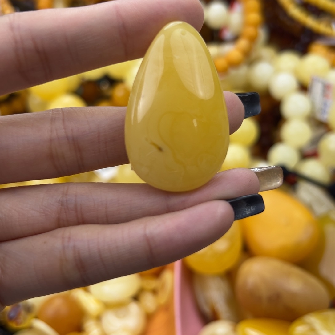 琥珀珠宝奇石未镶嵌