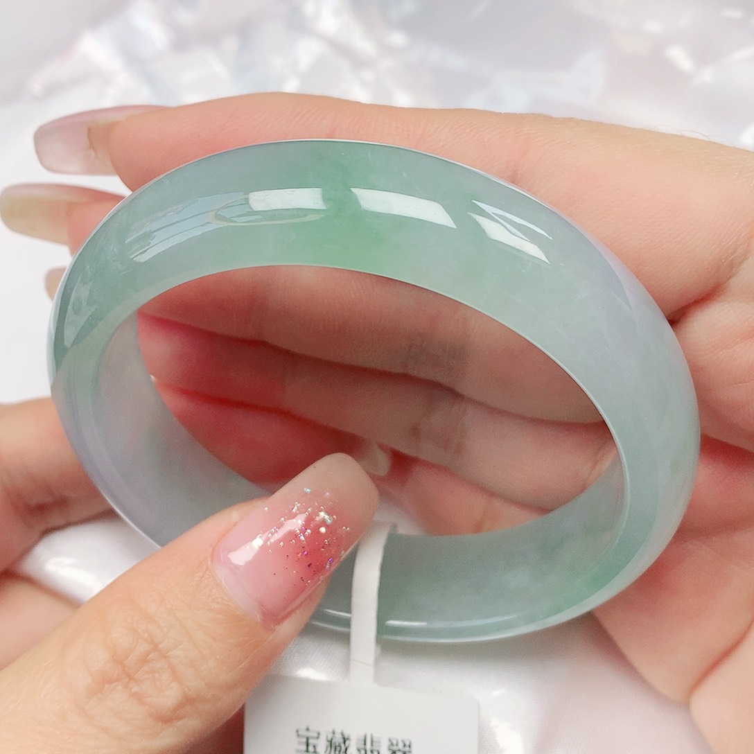 翡翠手镯未镶嵌抖音520