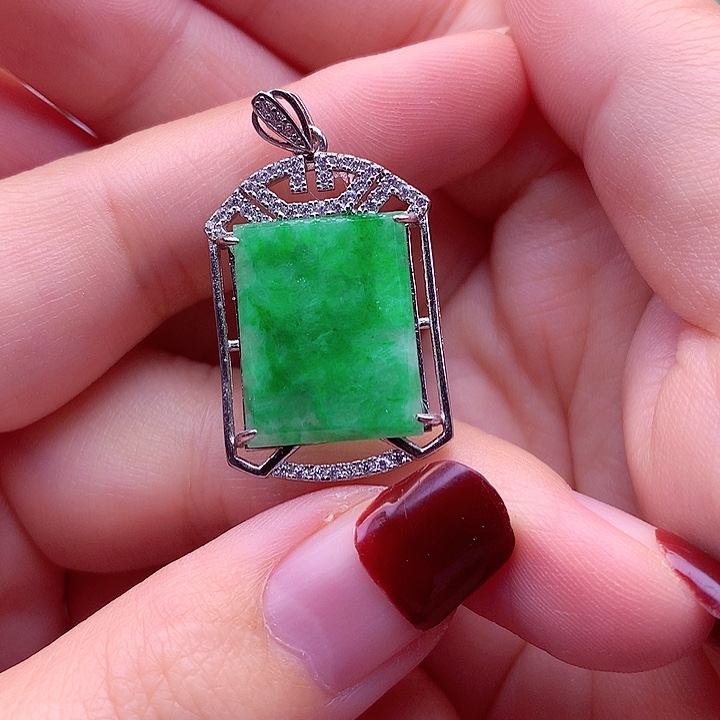 翡翠颈饰银S925镶嵌翡翠